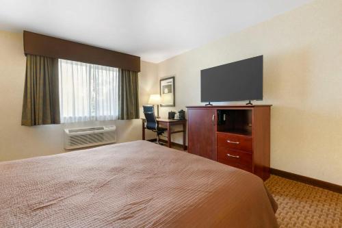 Katil atau katil-katil dalam bilik di Best Western Wittenberg Inn