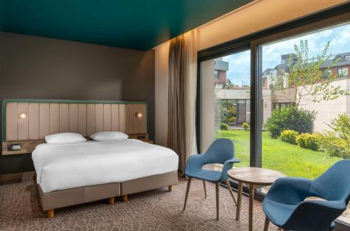Postel nebo postele na pokoji v ubytování Park Inn by Radisson Istanbul Airport Odayeri