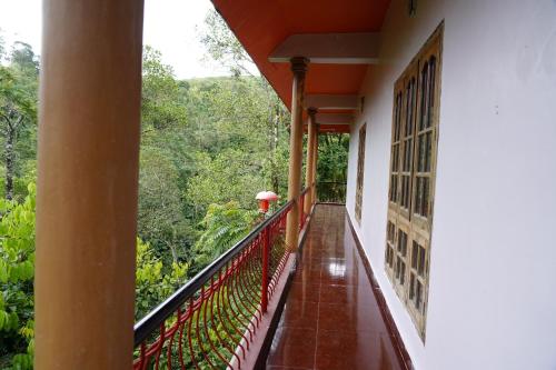Φωτογραφία από το άλμπουμ του Hotel O Cardamom Rock Inn σε Thekkady