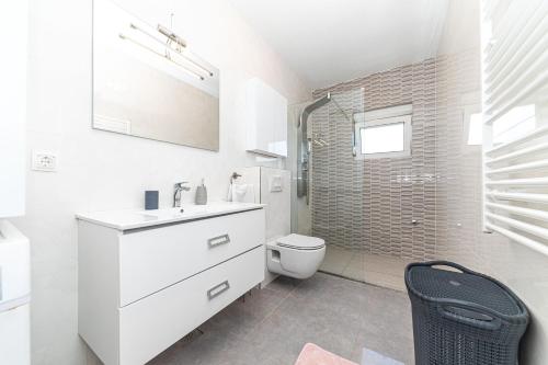 Apartman Luci - Private Heated pool
