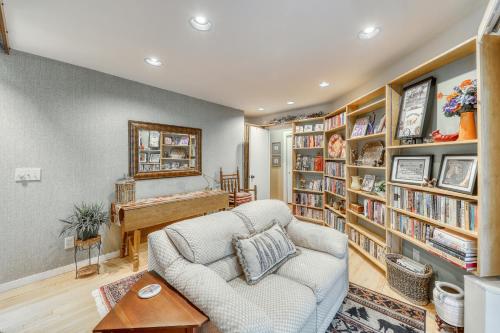 Knihovna v apartmánu