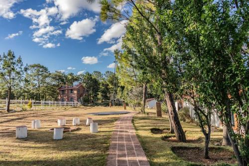 Taman di luar Cabaña Amealco Encino