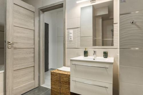 Bilik mandi di KV Luxury Apartman