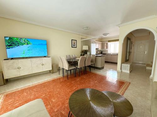 Hugo's holiday apartment in Costa del Silencio
