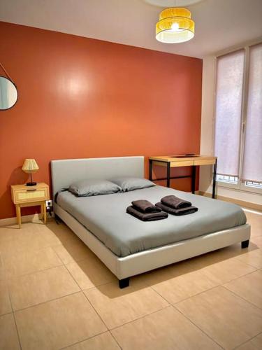 Afbeelding uit fotogalerij van Le Chalet Urbain - Montélimar in Montélimar