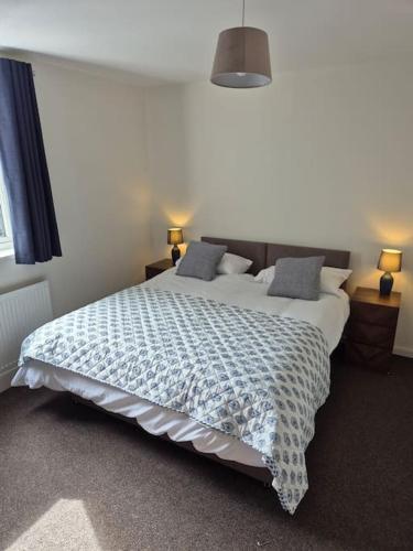 Katil atau katil-katil dalam bilik di Top Floor Penthouse suite Near NEC BHX HS2