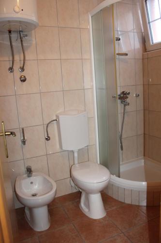Ένα μπάνιο στο Apartman Blue Cross