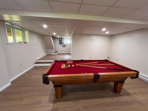 Biliár nebo kulečník v ubytování Peaceful home in mount bethel, PA