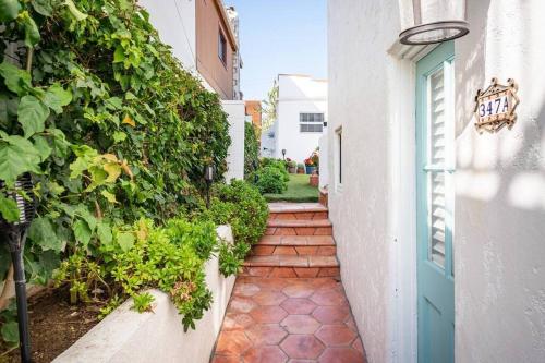 Φωτογραφία από το άλμπουμ του 2min2Beach, Netflix, AC, WD,15min2LAX, Fast Wifi σε Hermosa Beach