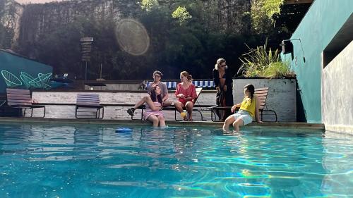 Bazén v ubytování Viajero Buenos Aires Hostel nebo v jeho okolí