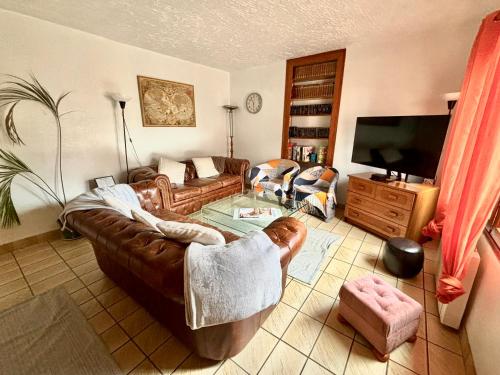 Posezení v ubytování Grande maison tout confort - 5 chambres 5 salles de bain - RER A - Paris - Disney