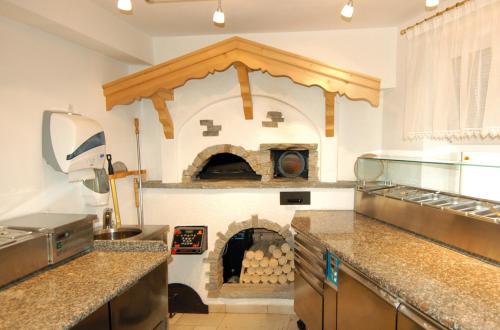 Küche/Küchenzeile in der Unterkunft Residence Pizzeria Priska