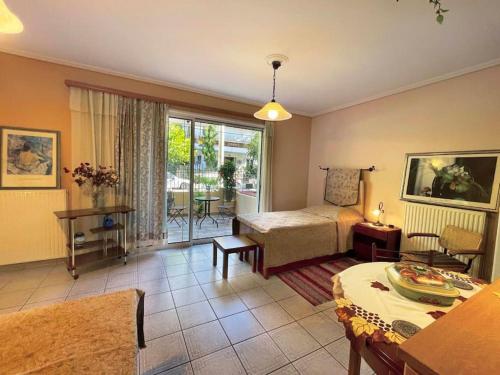 Cosy Apartment with Garden 5 min from metro