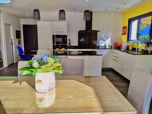 Photo de la galerie de l'établissement Villa piscine chauffée & jacuzzi, à Seignosse