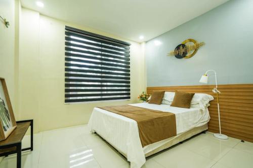 Katil atau katil-katil dalam bilik di Private Villa - Overlooking View of Taal R-Maison