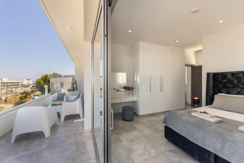Una cama o camas en una habitación de Fig Tree Bay Residences 6