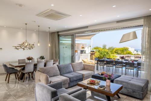 Un lugar para sentarse en Fig Tree Bay Residences 6