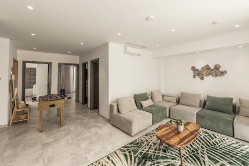 Un lugar para sentarse en Fig Tree Bay Residences 6