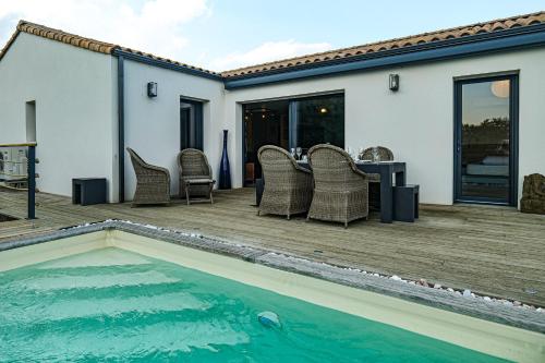 Jolie maison récente avec jardin et piscine Les Sables - 8 personnes