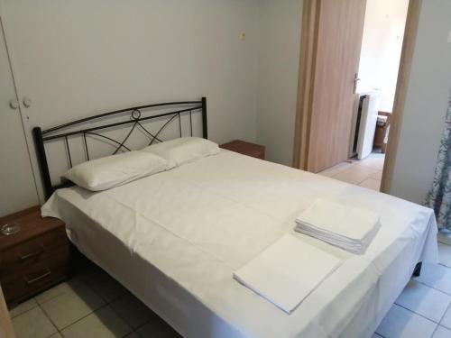 Ελευθέριος, rooms 1