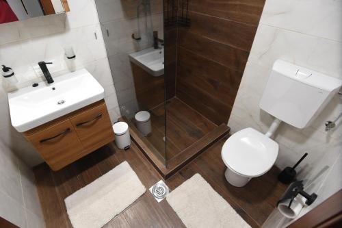 Un baño de Apartmani Rimski most
