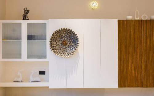 Fotografie z fotogalerie ubytování ELIVAAS 6 BHK with Balcony & Lake View - Antarmann Casa Zenith v destinaci Bhimtal