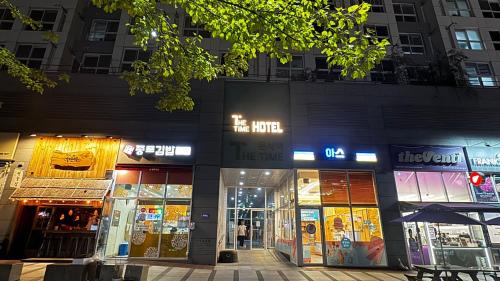 Budova, kde se aparthotel nachází