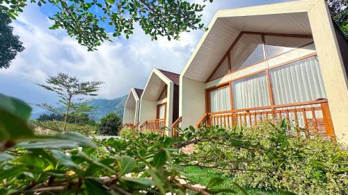 a house with a view of the front of it at Rautani Sembalun in Sembalun Lawang