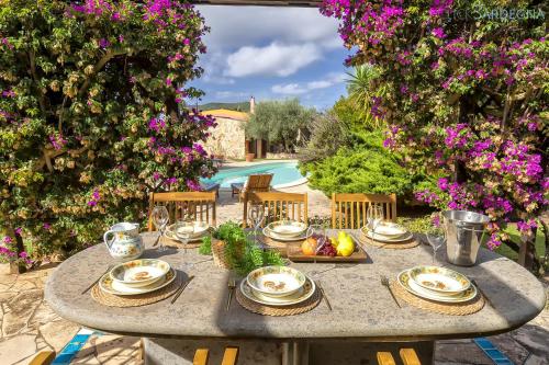 Fotografie z fotogalerie ubytování Alghero Villa Rujia with garden and pool v destinaci Porto Conte