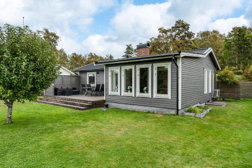 Κήπος έξω από το Charming Home by Swedens Longest Sandy Beach