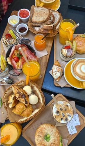 Đồ ăn tại/gần chỗ nghỉ nhà dân