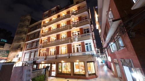 Hotel Triratna