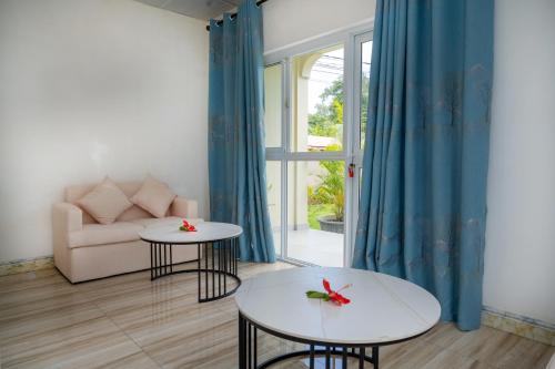 Farish Self Catering tesisinde bir oturma alanı