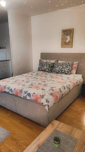Postel nebo postele na pokoji v ubytování Stan na dan Valentina