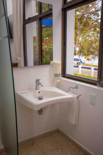 Gallery image of Hotel y Cabañas - Centro Vacacional Comfandi Lago Calima in Calima