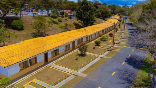 Gallery image of Hotel y Cabañas - Centro Vacacional Comfandi Lago Calima in Calima