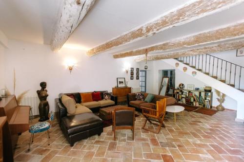 Χώρος καθιστικού στο 84B4 - Glycine suite in an 18th century Provencal farmhouse