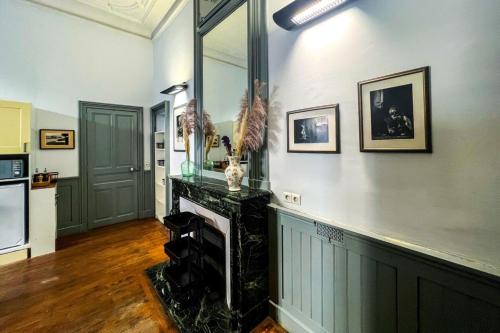 84B9 - "L'Interlude" elegant historic flat
