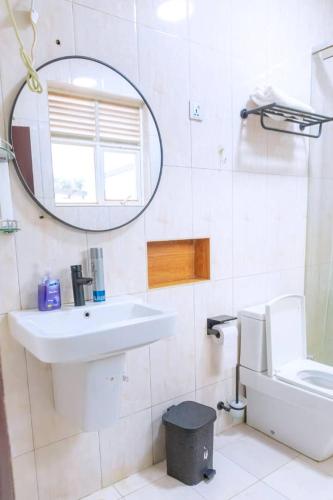 Bilik mandi di Simba Apartment KAZE