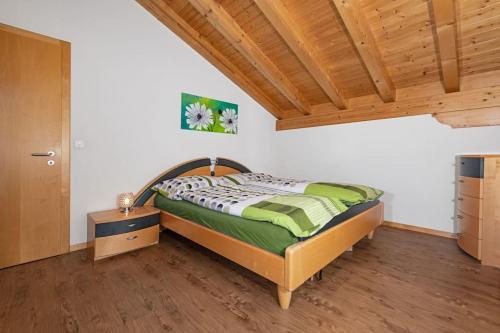 Cama o camas de una habitación en Maisonette Wohnung - Chalet Amethyst in Taesch bei Zermatt