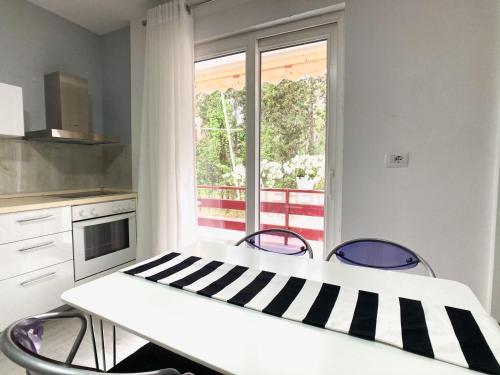 Cozy Nest Golem- 1 min from the beach