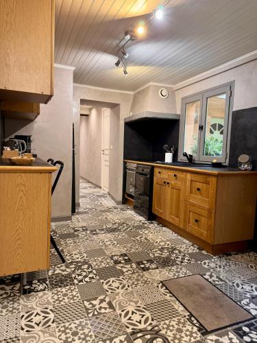 Photo de la galerie de l'établissement Dans le Patio, à Conflans-Sainte-Honorine