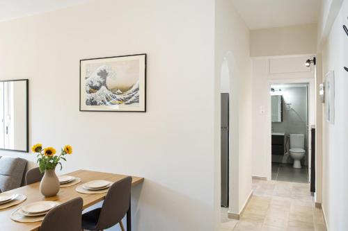 Imagine din galeria proprietății Oikía - Refined City Living în Elefsina