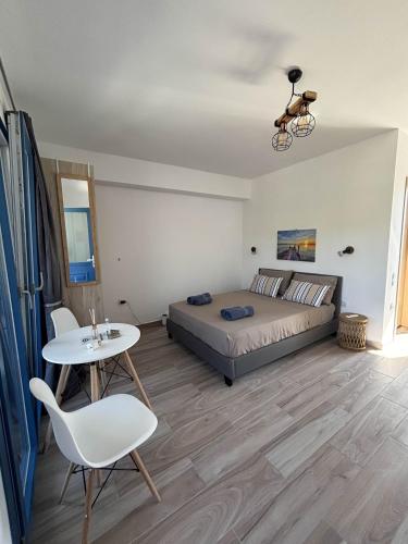 Mare Calmo Studios, Chios