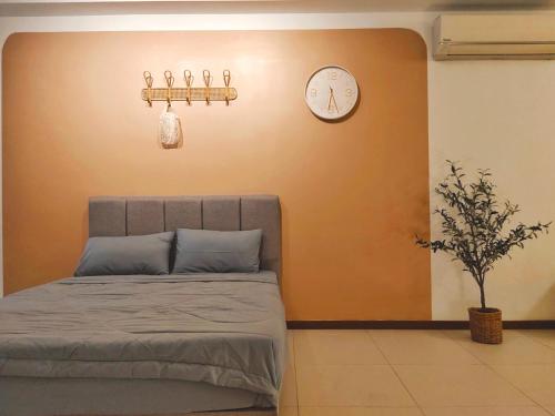 Cama o camas de una habitación en The Landmark by Katana 3BR to 4BR Luxury Seaview Landmark Homestay at Gurney 15-16pax 无敌海景套房