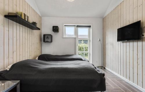 Postel nebo postele na pokoji v ubytování 3 Bedroom Nice Home In Hjørring