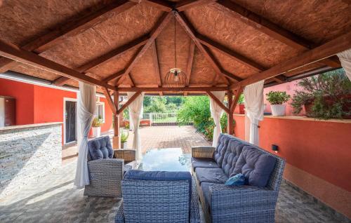 Cozy Apartment In Pula With Wifi