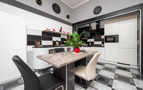 Cozy Apartment In Pula With Wifi