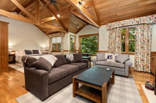Posezení v ubytování Orchard House with Wintergreen Advantage