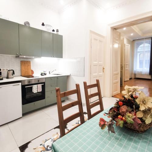 Ditroi Apartment Large